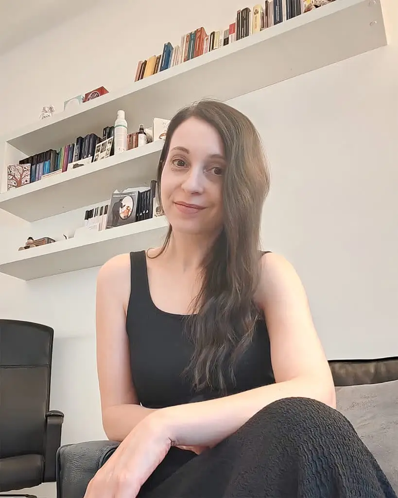 Sara Bakacs psicologa psicoterapeuta specialista trauma studio Roma EUR